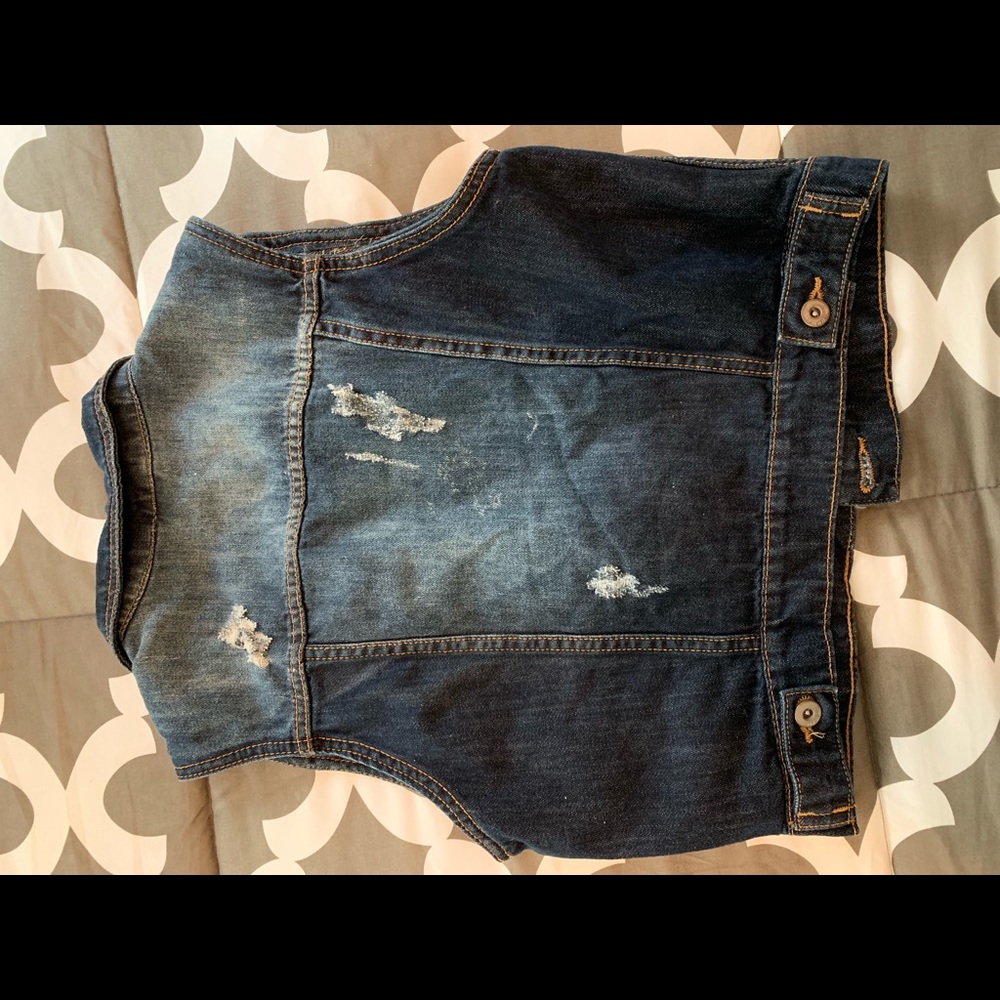 Sleeveless Distressed Jean jacket
